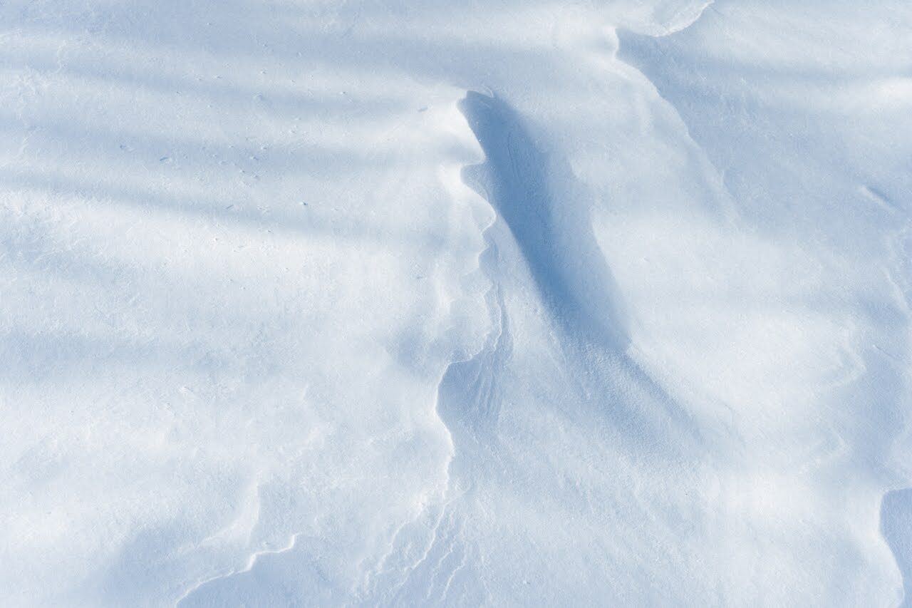 猫魔スキー場の幻想的な風紋