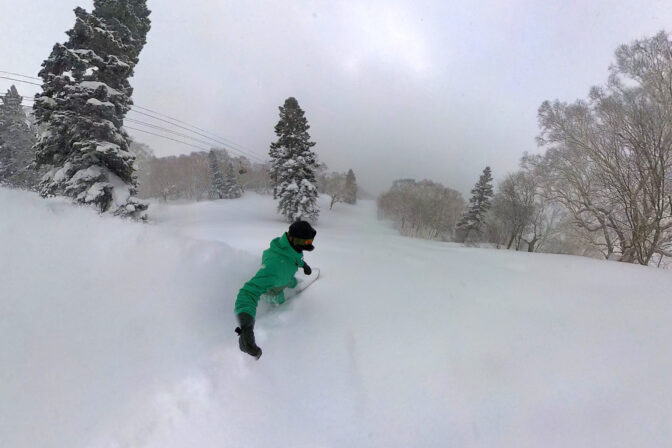 【パウダーハント】最大斜度38度！妙高 杉ノ原スキー場 スーパージャイアントコース